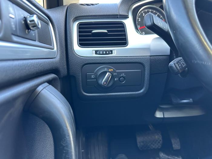 2013 volkswagen touareg vr6-lux with 164287 miles for sale near elk-river, minnesota 3f37d8582a6248018b3f857e0254e512.jpeg