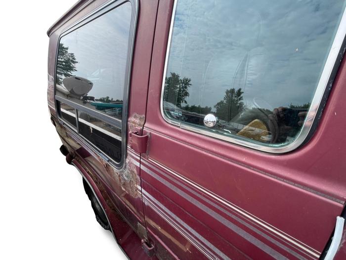 1991 gmc vandura g2500 with 151379 miles for sale near elk-river, minnesota 3f3b299538c94d99981b8435b37c093e.jpg