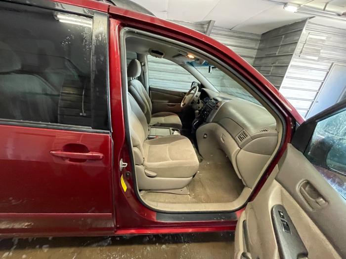 2010 toyota sienna ce-fwd-7-passenger with 186780 miles for sale near elk-river, minnesota 3fb19f34ac7748fda54d58f73fa8d5fe.jpeg