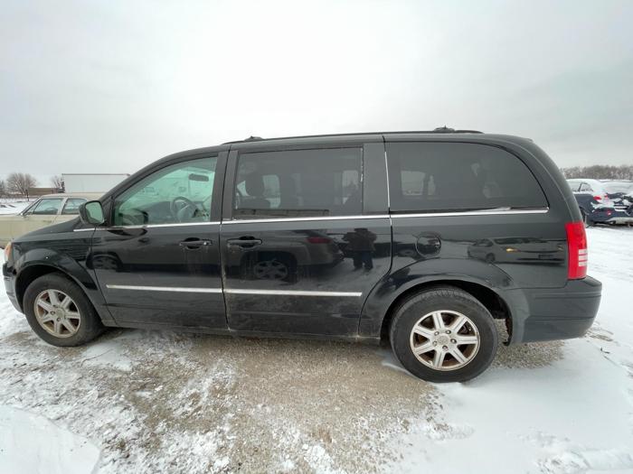2010 chrysler town-and-country touring with 184874 miles for sale near elk-river, minnesota 3fe3c2d4fb1245678147dfaabfc54487.jpg