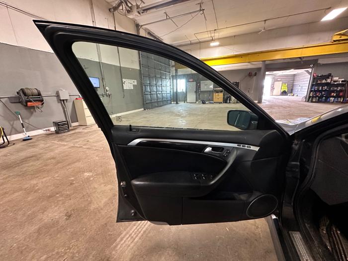 2006 acura tl 5-speed-at with 203333 miles for sale near elk-river, minnesota 4003a395495648f5b055afe4c7b63800.jpeg