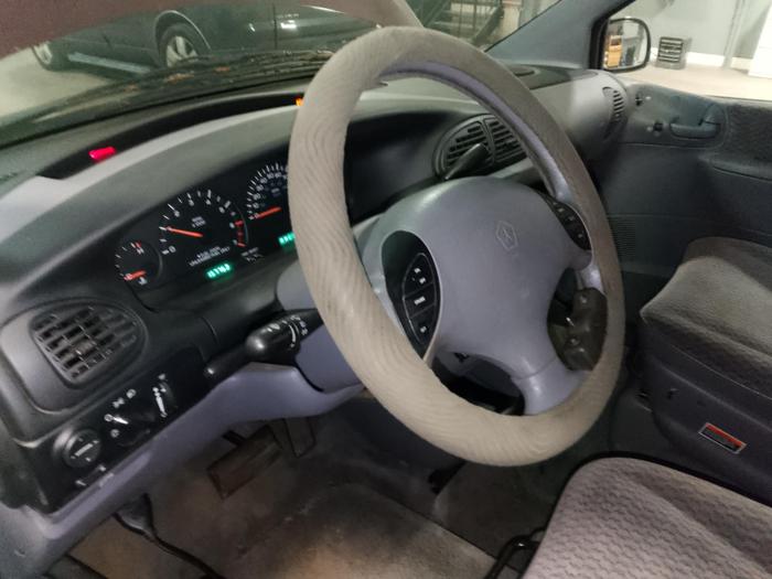 1999 plymouth grand-voyager expresso with 157963 miles for sale near elk-river, minnesota 4025e22a3c094773aeee3aa4d07a151d.jpg