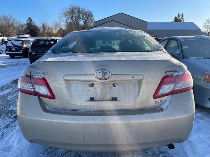 2011 toyota camry base with 203407 miles for sale near elk-river, minnesota 4041f6a6ff864cb2bfba4a035903b7b1.jpg