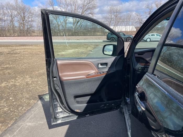 2017 toyota sienna xle-7-passenger-awd with 111218 miles for sale near rochester, minnesota 40998c1aaf4840b3b28e79fc31e92ed0.jpeg