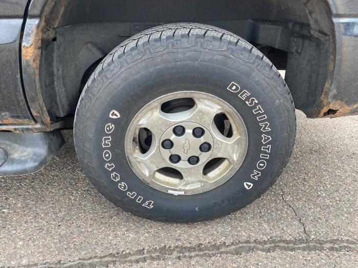 2000 chevrolet tahoe 4wd with 230426 miles for sale near fridley, minnesota 409d230f2bca413a962ec585ed23e12a.jpeg