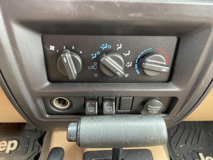2000 jeep cherokee sport with 169402 miles for sale near elk-river, minnesota 40b5ffa58de64c71a74de876080a3f3c.jpg