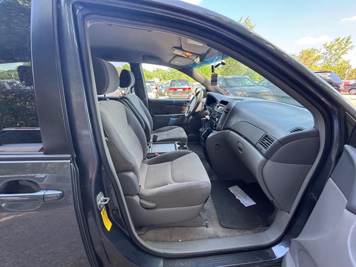 2007 toyota sienna ce-fwd-7-passenger with 198735 miles for sale near elk-river, minnesota 40dcec4aaeea447f8a6a36434021078a.jpeg