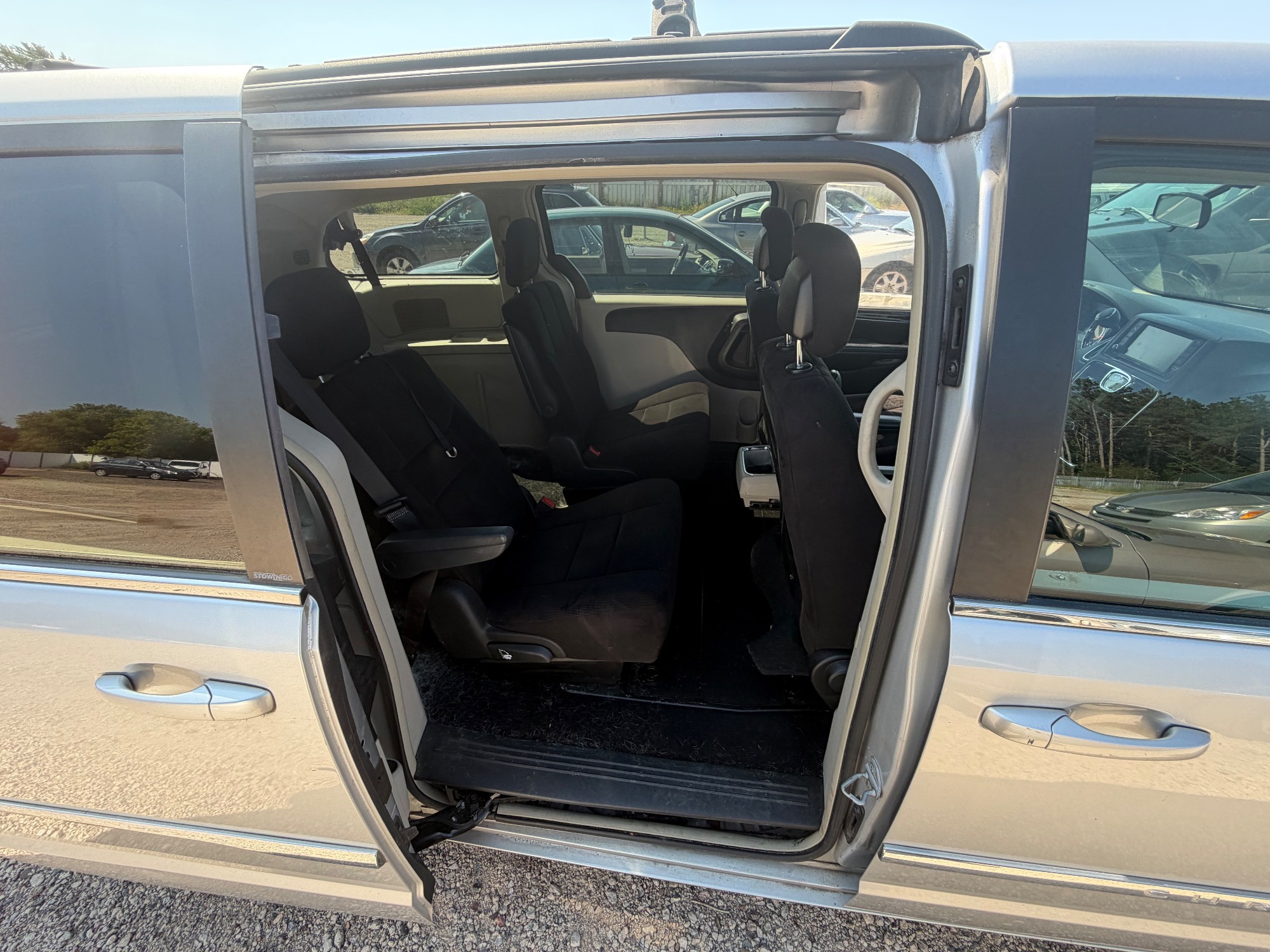 2011 chrysler town-&amp;-country touring with 128014 miles for sale near elk-river, minnesota 411ebb621461486dac74c4fd981f7d7d.jpeg