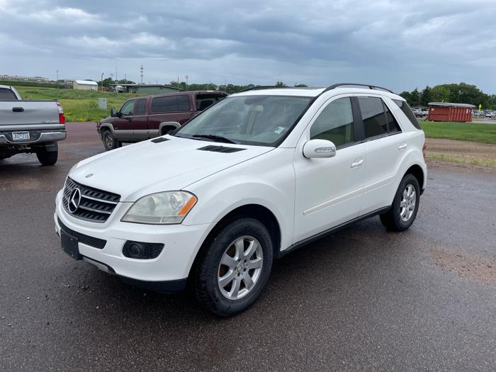 2007 mercedes-benz m-class ml350 with 185234 miles for sale near redwood-falls, minnesota 412b5382ab4a43dcb479118be62282b6.jpeg