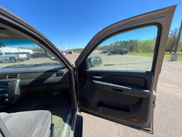 2007 chevrolet suburban ls-1500-4wd with 169908 miles for sale near mora, minnesota 41304cfb60ca463eb996c9b046425000.jpeg