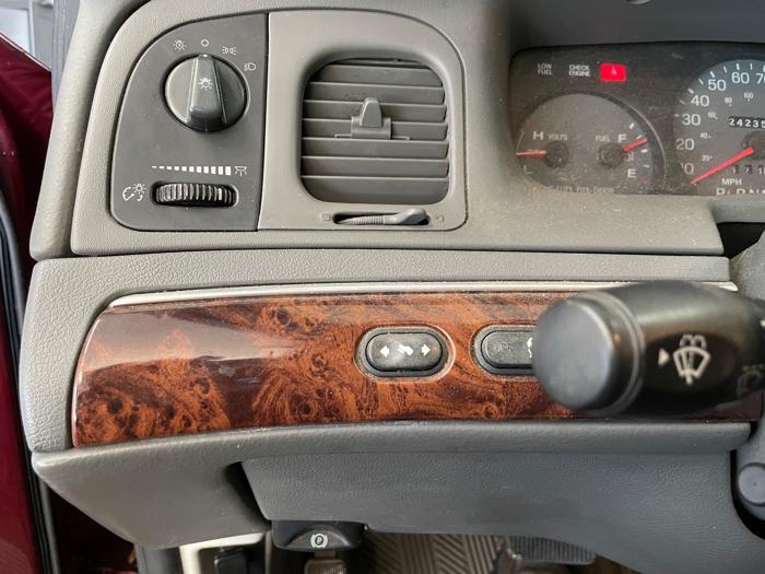 2004 mercury grand-marquis ls-premium with 242355 miles for sale near elk-river, minnesota 41677b2c6b65401584e867441c46cb5e.jpeg