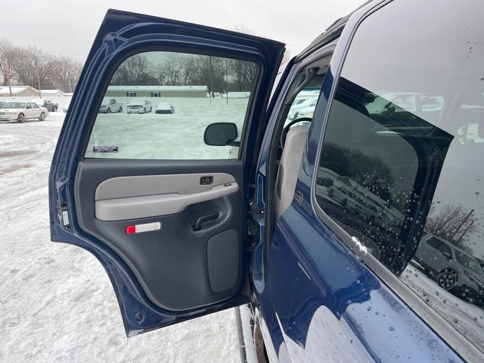 2001 chevrolet tahoe 4wd with 174356 miles for sale near fridley, minnesota 41ab0207994943cfa784450e3569b6b8.jpeg