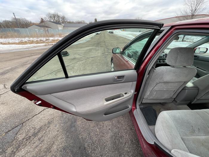 2004 toyota camry le with 211412 miles for sale near elk-river, minnesota 41d585bf09a848688bebbddd64f6f4c7.jpeg