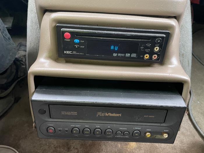 2004 gmc savana g1500-cargo with 193369 miles for sale near elk-river, minnesota 42276e82bd944422af570af0a3e33fa7.jpeg