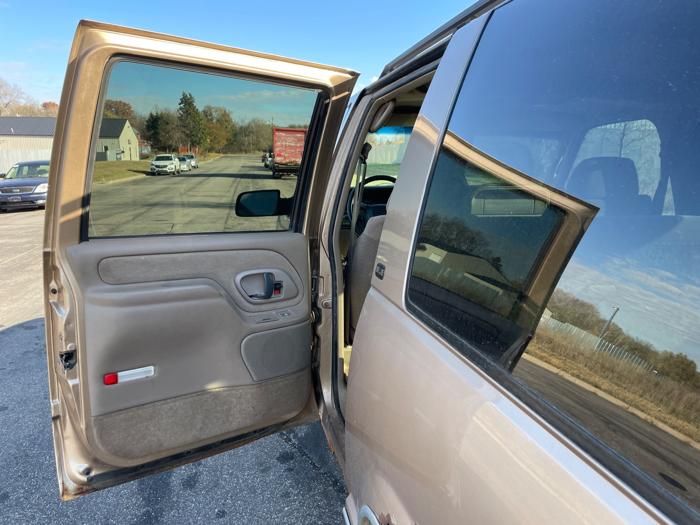 1999 gmc suburban 1500-4wd with 201982 miles for sale near elk-river, minnesota 423e5dbd383e4903bb3d2bd6032f9c5c.jpeg