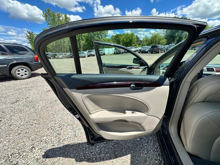 2006 buick lucerne cxl-v6 with 228254 miles for sale near elk-river, minnesota 426af78632ea46518ffd16475c8c245c.jpeg
