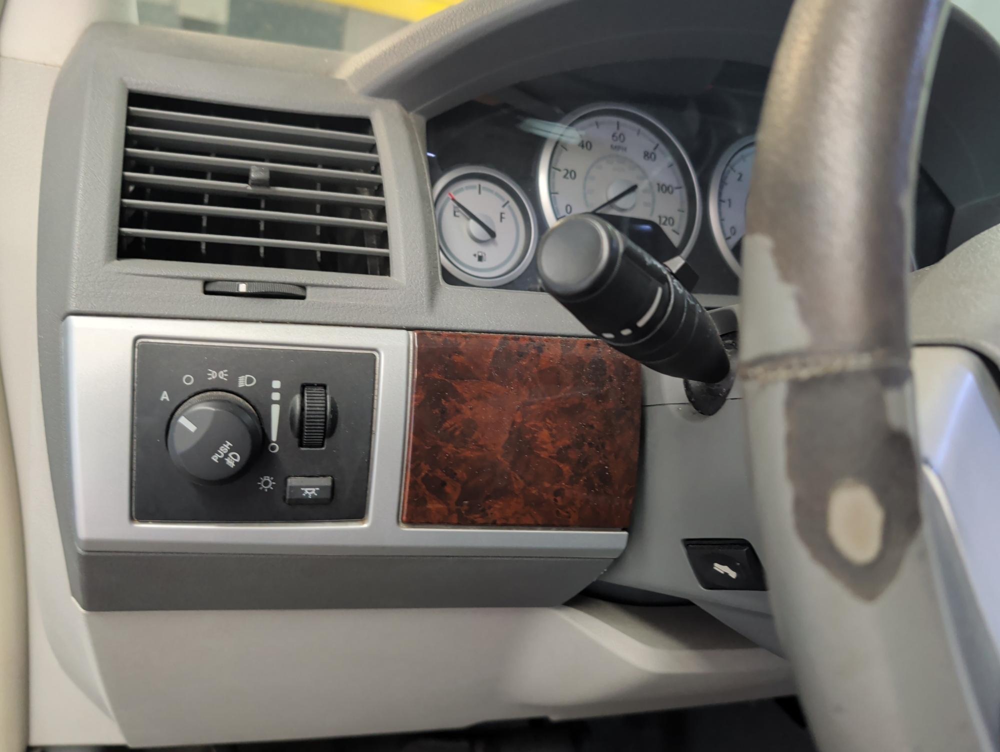 2009 chrysler town-&amp;-country with 195103 miles for sale near elk-river, minnesota 42b8bf46a4e346808fe091848f664a2d.jpg