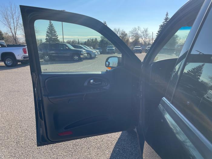 2005 chevrolet trailblazer ext-ls-4wd for sale near fridley, minnesota 42f550aba3e842ba99100d9e16225120.jpeg