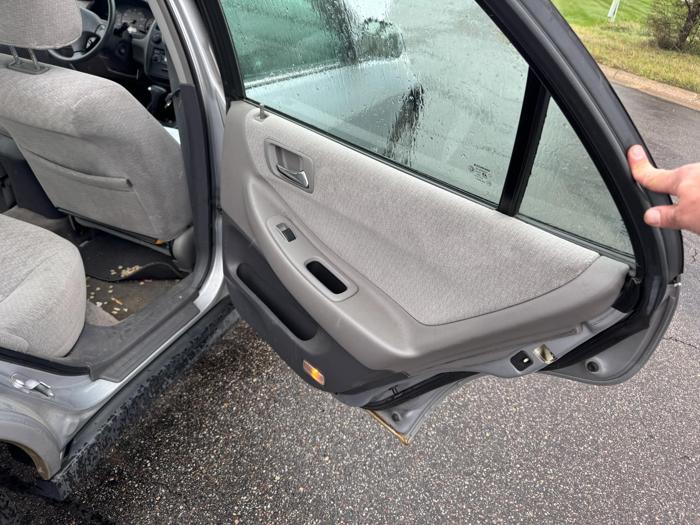 2002 honda accord lx-sedan with 115043 miles for sale near elk-river, minnesota 42f948b8077f44509a3825509b36e9cd.jpg