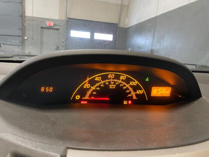 2009 toyota yaris liftback-s-5-door-at with 178503 miles for sale near elk-river, minnesota 431141256347464f870df5954a0482cb.jpeg