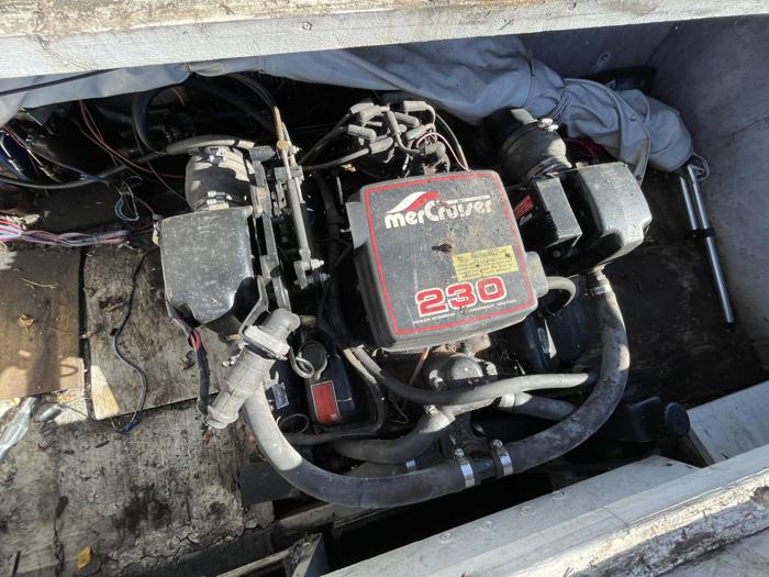 1986 century- lx-2000 for sale near elk-river, minnesota 43af670b0ac24458985f25f2fae3c17a.jpg
