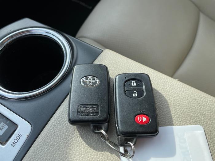 2012 toyota prius-v two with 307540 miles for sale near elk-river, minnesota 43baee345e644b1fb940697c47d73eac.jpeg