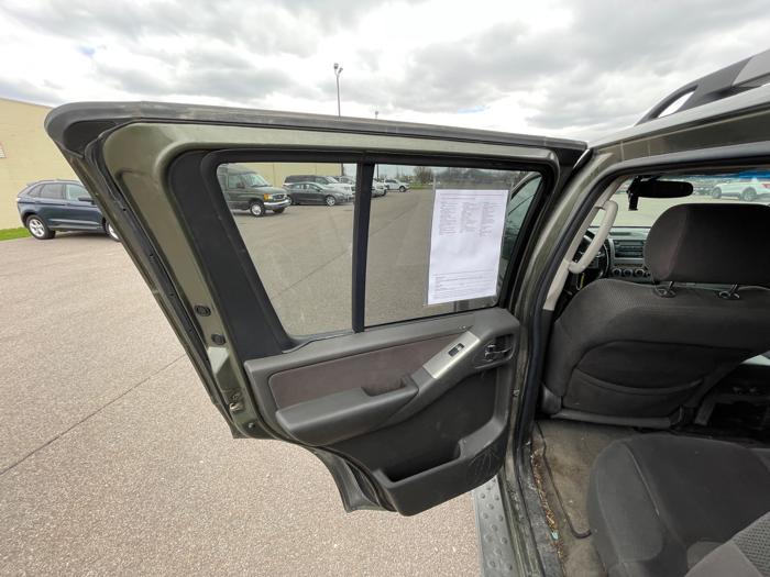 2005 nissan pathfinder xe-2wd with 199427 miles for sale near redwood-falls, minnesota 44430f58f2c04002aba62c65596a2fc0.jpeg