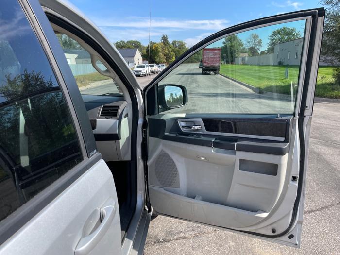 2010 dodge grand-caravan sxt with 196496 miles for sale near elk-river, minnesota 4462e429a23b46fca23199dff1d36612.jpeg