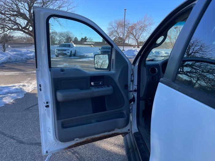 2005 ford f-150 xlt with 274535 miles for sale near fridley, minnesota 448d40db876a4b10a6ab4f950f615f49.jpeg