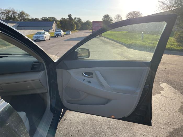 2010 toyota camry le-6-spd-at with 218566 miles for sale near elk-river, minnesota 44c12981b80649a7bf6864588419eabe.jpeg