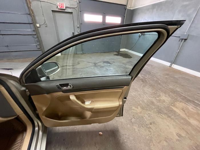 2005 volkswagen jetta 2.5l with 135969 miles for sale near elk-river, minnesota 452caf2cfb2e41f58429723f37f90516.jpeg