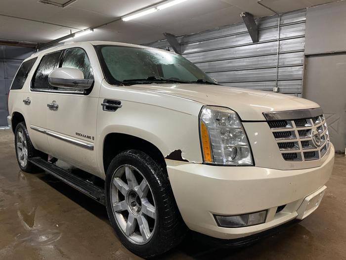 2008 cadillac escalade luxury with 166130 miles for sale near elk-river, minnesota 4561b54696c34f719d167c012b3ee620.jpg
