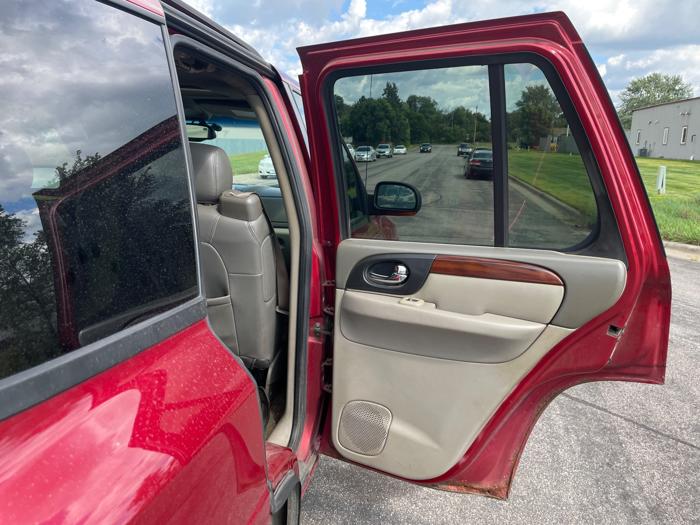 2004 gmc envoy sle-4wd with 259738 miles for sale near elk-river, minnesota 45cfb1a0b5844a098683f832f1646905.jpeg