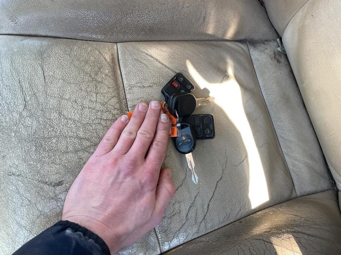 2006 ford explorer eddie-bauer-4.6l-4wd with 263873 miles for sale near fridley, minnesota 4634854bbdbc44c1894dc44b6d5ade12.jpeg