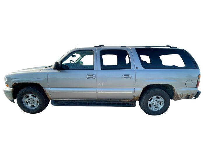 2004 chevrolet suburban 1500-4wd with 85701 miles for sale near elk-river, minnesota 464eba083db949858b7abede4e715a08.jpg