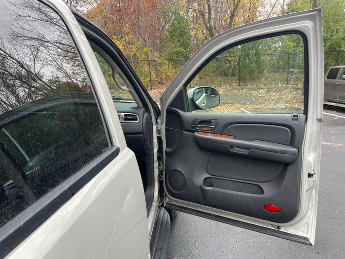 2007 chevrolet tahoe ls-4wd with 188898 miles for sale near white-bear-lake, minnesota 4654080e21714da89dd8bf8549a2c5e3.jpeg