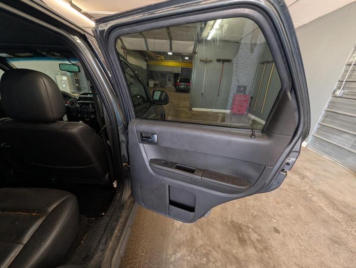 2009 ford escape limited-fwd-v6 with 198732 miles for sale near elk-river, minnesota 465bb7fb34774ae19ec40f68c6765a19.jpg