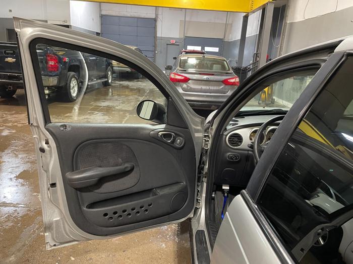 2005 chrysler pt-cruiser touring-edition with 89918 miles for sale near elk-river, minnesota 466437d85a0d4df6aa4b412f8e464fc2.jpg