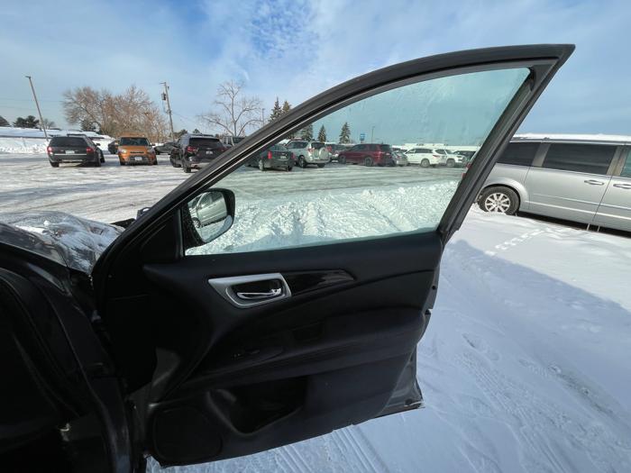 2020 nissan pathfinder s-4wd with 155852 miles for sale near fridley, minnesota 46d5ae3025b44df3926cc8f12b6f1a4a.jpeg