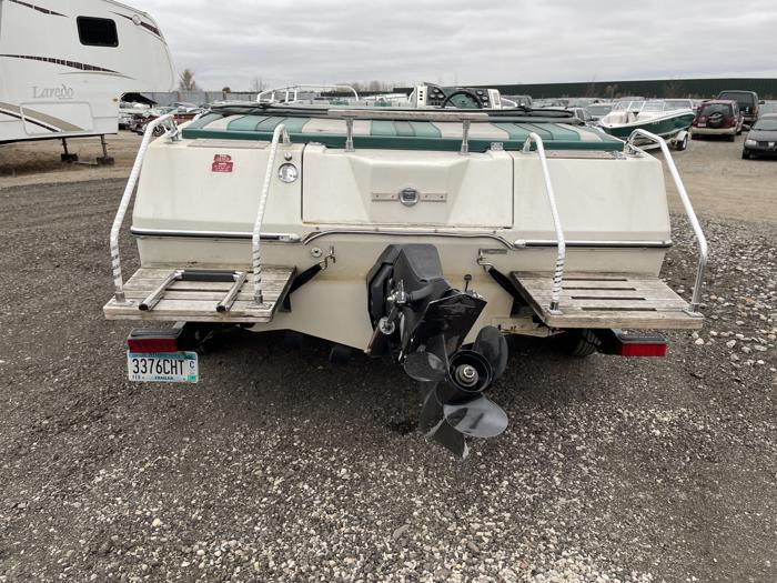 1988 deck-boat- granddecke for sale near elk-river, minnesota 46e655deb57a4385a6d0ce87e6255e3d.jpg