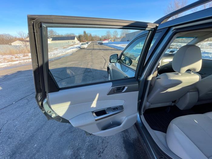 2011 subaru forester 2.5x-touring with 186263 miles for sale near elk-river, minnesota 46efbda0f1e346268ddeb3fb24d7ab61.jpeg