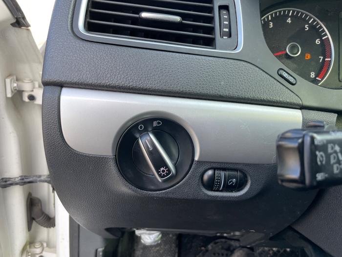 2013 volkswagen jetta se with 195170 miles for sale near elk-river, minnesota 4704b30a557649c0a49704c35f29cce8.jpeg