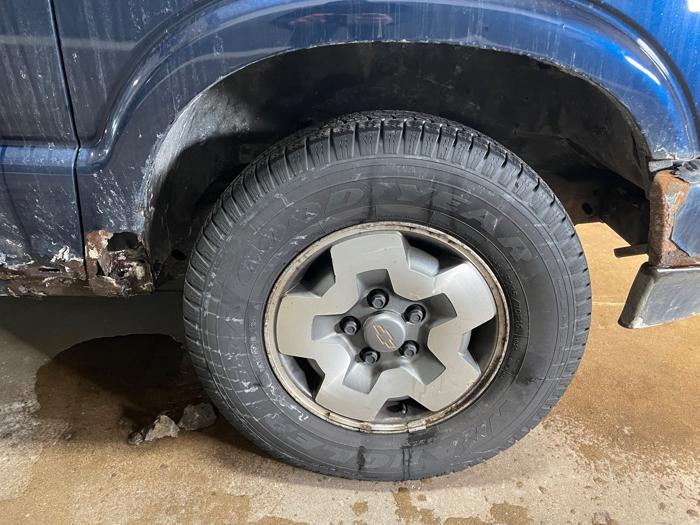 2002 chevrolet blazer 2-door-4wd-ls with 141544 miles for sale near elk-river, minnesota 478333aab95146e38aa3459cb5d5b142.jpeg