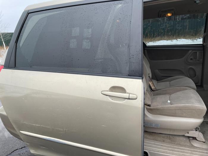 2004 toyota sienna le,ce with 177599 miles for sale near elk-river, minnesota 47af3d1e31a943debfcd67a3eb161452.jpg