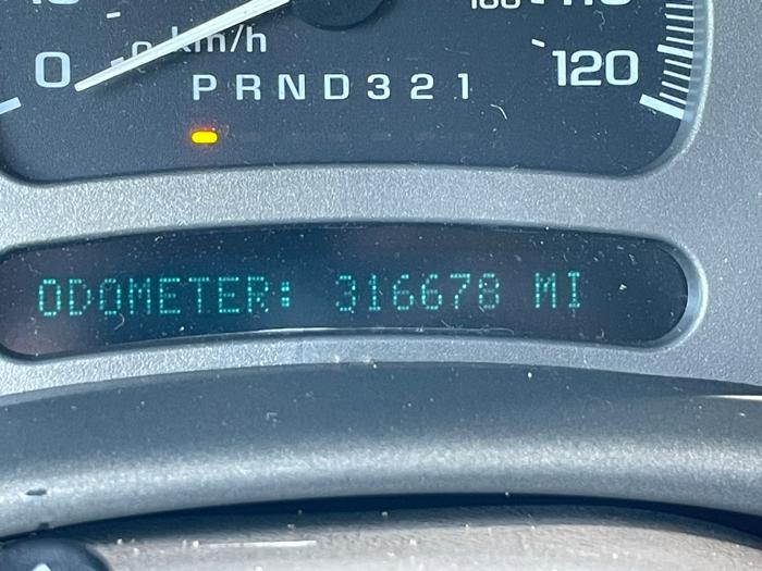 2006 gmc yukon-denali with 316678 miles for sale near shakopee, minnesota 47b2df3096e2467b84c75e1c7db7e493.jpeg