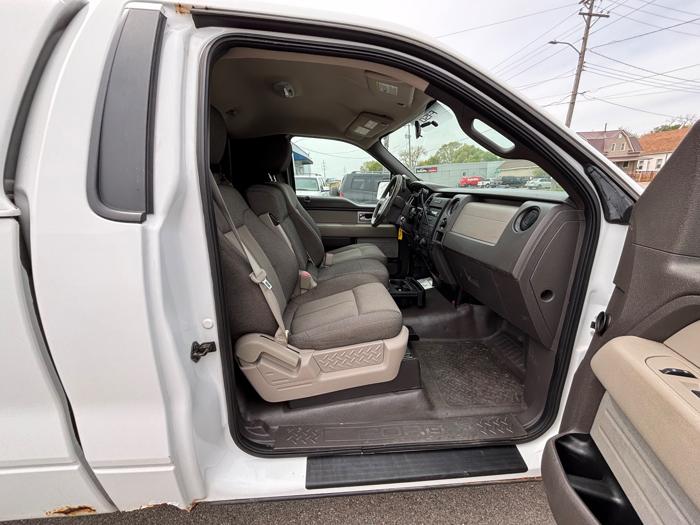 2009 ford f-150 stx-6.5-ft.-bed-4wd with 61990 miles for sale near rochester, minnesota 47f1cb4a3f034557919a9f7fb5539af6.jpeg