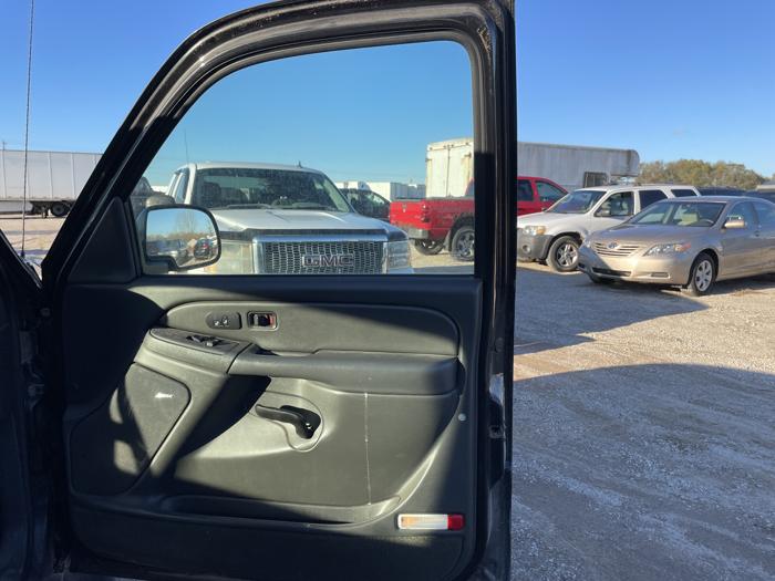 2005 gmc sierra sel with 136041 miles for sale near elk-river, minnesota 480b6e84935a476cbdc31a5a9f112aef.jpg