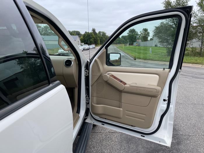 2009 ford explorer eddie-bauer-4.0l-4wd with 112987 miles for sale near elk-river, minnesota 484db8d6bde84767b597f15ce990814c.jpeg