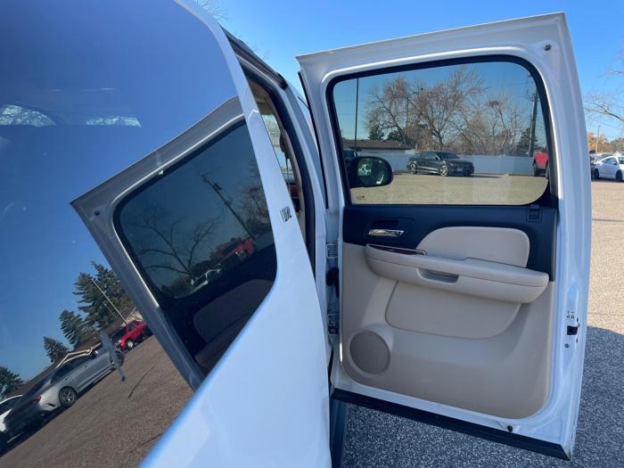 2007 chevrolet suburban lt1-1500-4wd with 255688 miles for sale near fridley, minnesota 48571d056d9041cdbb8b3e220826b012.jpeg