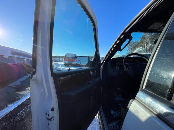2011 lincoln navigator l with 218229 miles for sale near elk-river, minnesota 489bf8b6a2f449f8bac2be93d8b8da2c.jpg
